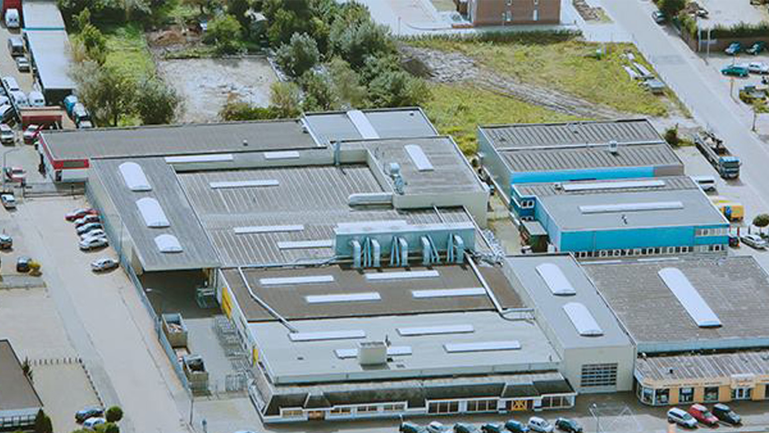 Holland Houtwerk BV Kaatsheuvel Luchtaanzicht van bedrijf Holland Houtwerk BV in Kaatsheuvel