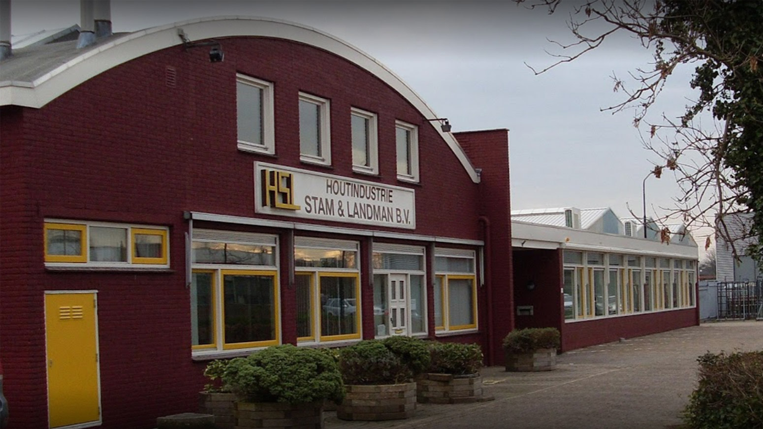 Houtindustrie Stam & Landman BV. Voorzijde bedrijfspand Houtindustrie Stam & Landman BV. Heerhugowaard