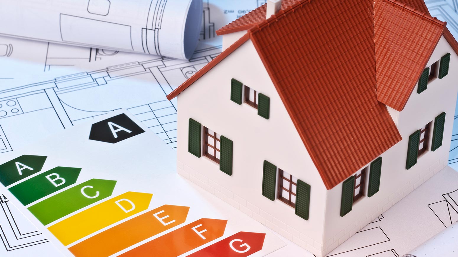 Isolatiewaarde hout Werktekening met energielabel en woning op schaal ter ondersteuning verhaal over de isolatiewaarde van hout